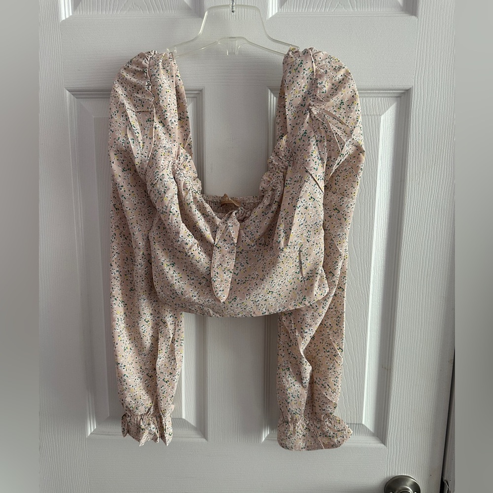 Floral long sleeve top. New
